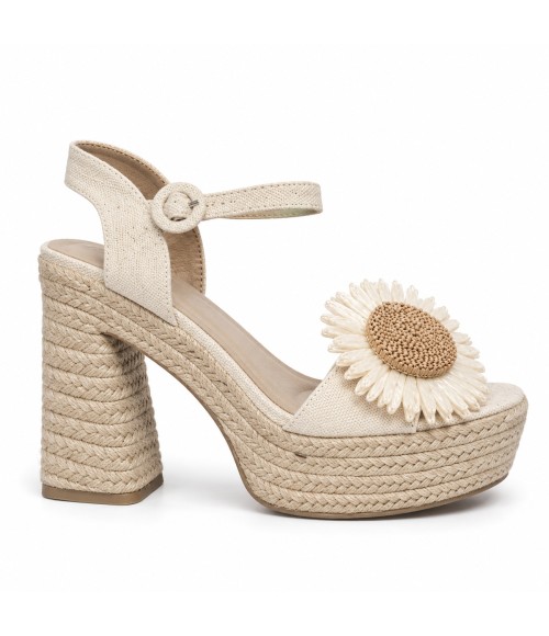 Sandalia De Tacon Y Plataforma Para Mujer Color Beige Con Flor Montevita Sienaza 105302