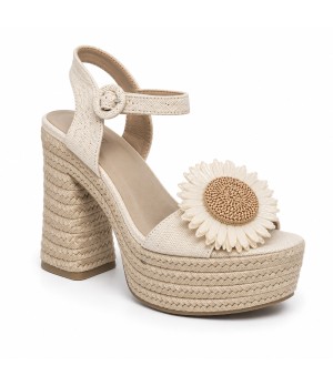Sandalia De Tacon Y Plataforma Para Mujer Color Beige Con Flor Montevita Sienaza 105302
