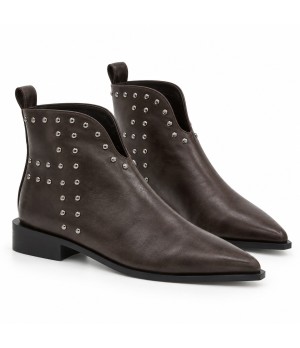 Botin Marron con Tachas y Punta Fina Montevita 105391