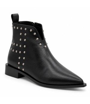 Botin Negro con Tachas y Punta Fina Montevita 105404