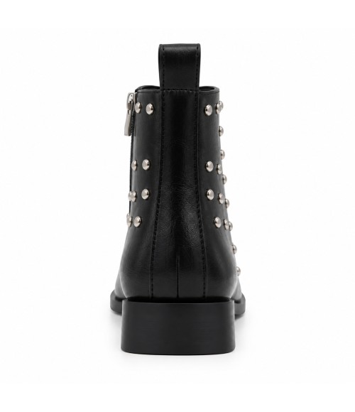Botin Negro con Tachas y Punta Fina Montevita 105404