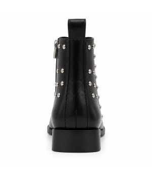 Botin Negro con Tachas y Punta Fina Montevita 105404