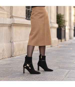 Botin Negro Tacon con Hebilla Dorada Montevita 105415