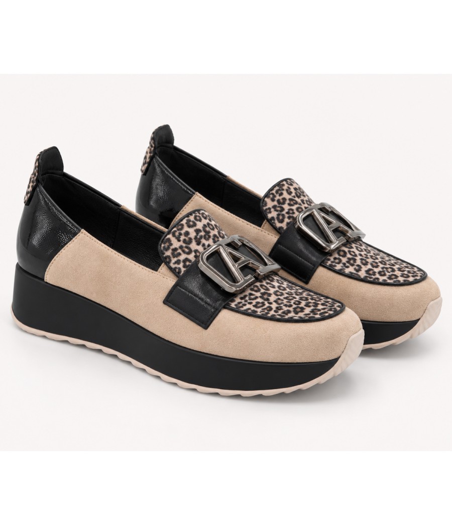 Mocasin Beige Leopardo Cuna Adorno Metalico Montevita 105424