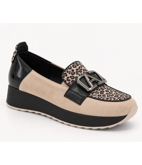 Mocasin Beige Leopardo Cuna Adorno Metalico Montevita 105424