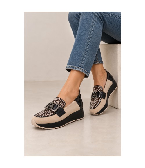Mocasin Beige Leopardo Cuna Adorno Metalico Montevita 105424