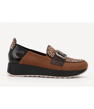 Mocasin Marron Leopardo Cuna Adorno Metalico Montevita 105428
