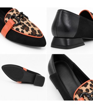 Mocasin Negro y Animal Print con Cadena Montevita 105431