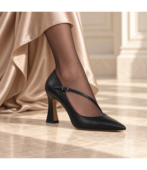 Zapato Salon Negro Tira Cruzada Tacon Alto Montevita 105449