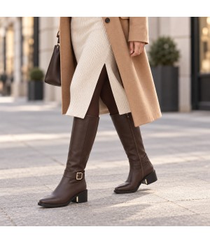 Bota Alta Marron con Hebilla y Tacon Bajo Montevita 105513