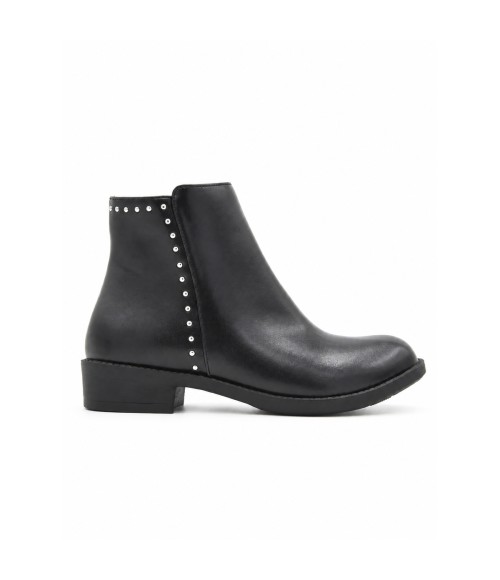 Botin Negro Minimalista con Tachuelas Montevita 105515
