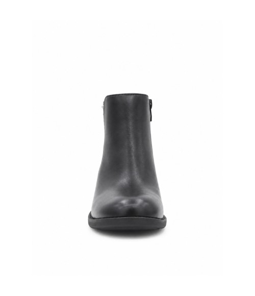 Botin Negro Minimalista con Tachuelas Montevita 105515