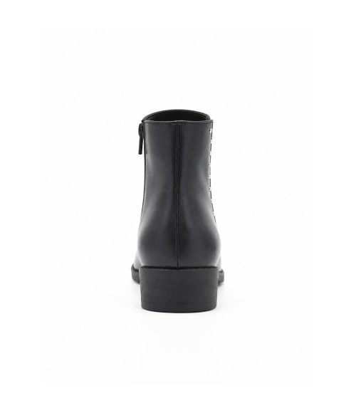 Botin Negro Minimalista con Tachuelas Montevita 105515