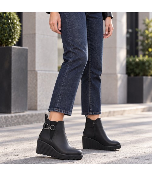 Botin Negro con Cuna y Adorno Montevita 105520