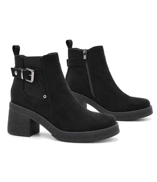 Botin Negro de Tacon Ancho y Hebilla Montevita 105529