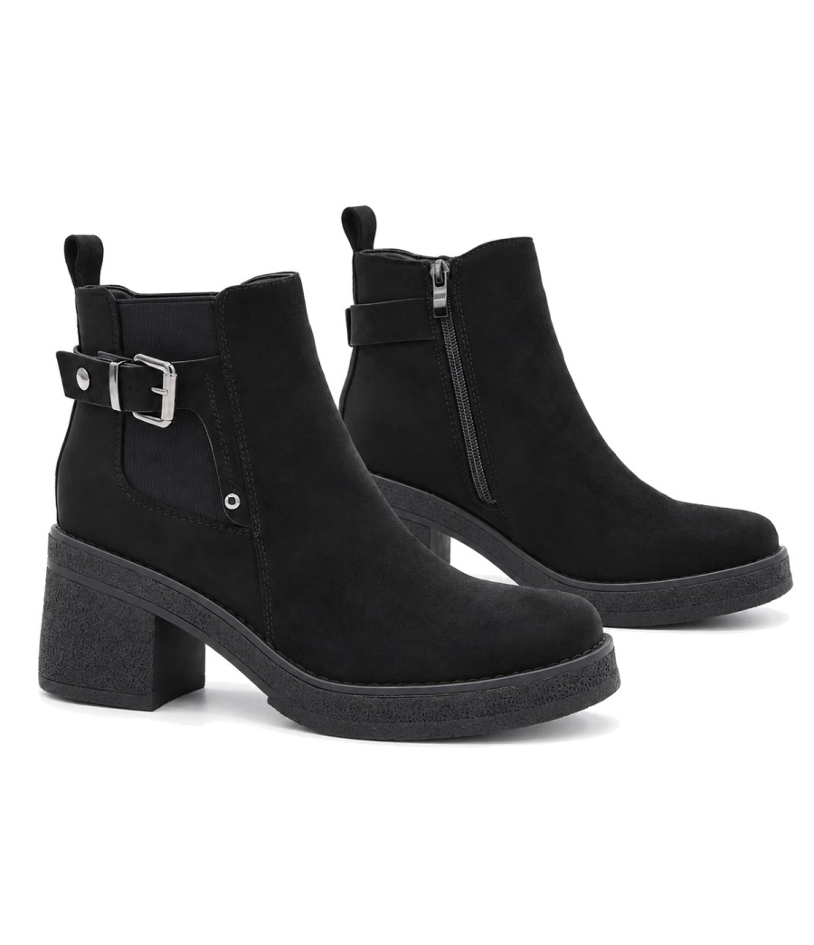 Botin Negro de Tacon Ancho y Hebilla Montevita 105529
