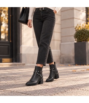 Botin Negro con Tachuelas Purapiel 105533